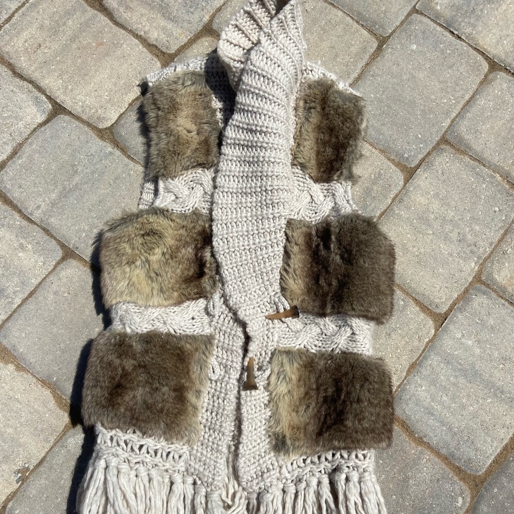 Jessica Simpson- Fur/Fringe Vest-MEDIUM